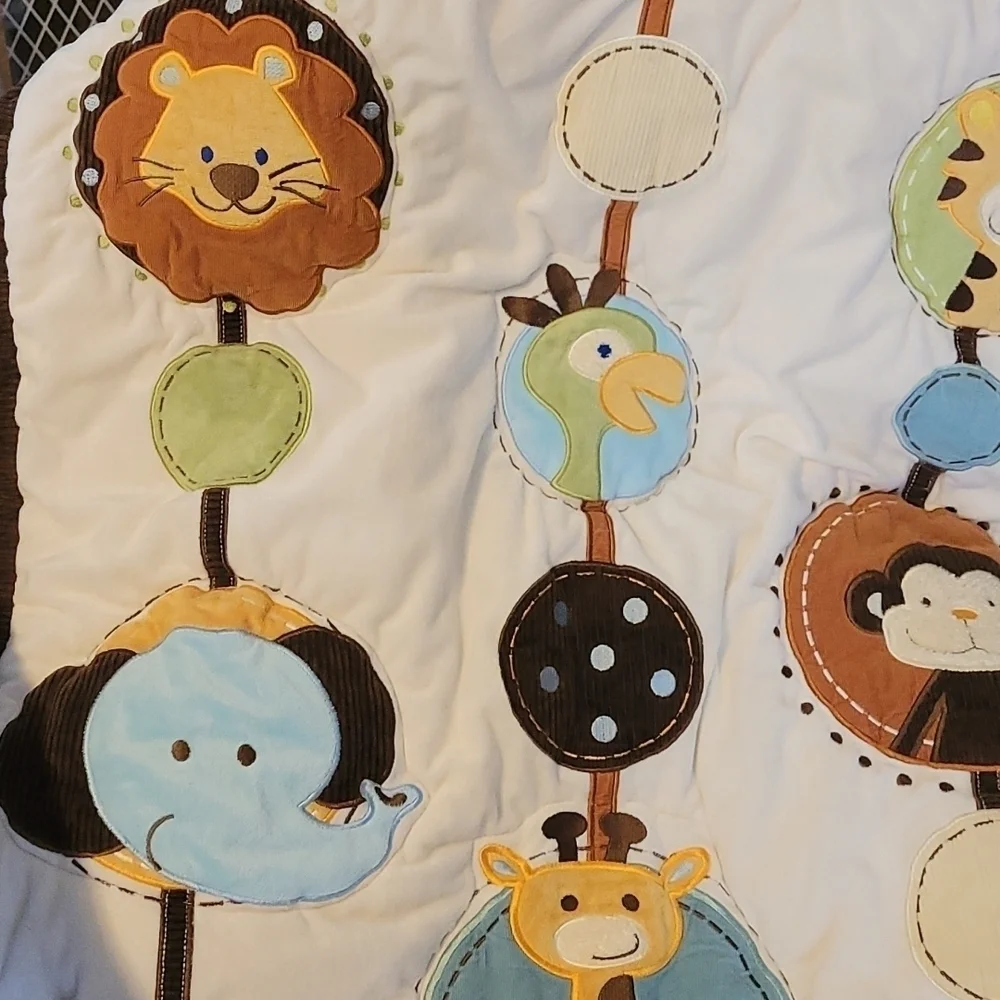 NoJo Crown Crafts Baby Quilt